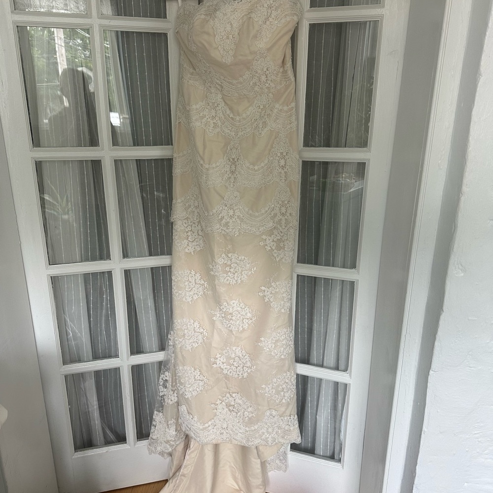 Elegant Lace Strapless Gown